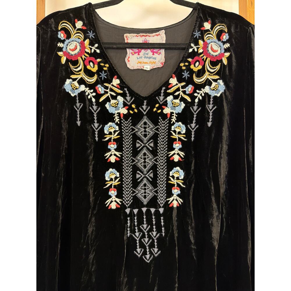 Vintage Y2K Johnny Was Los Angeles Black Velvet Floral Embroidery Long Top XL - Picture 3 of 10